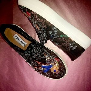 STEVE MADDEN SNEAKERS